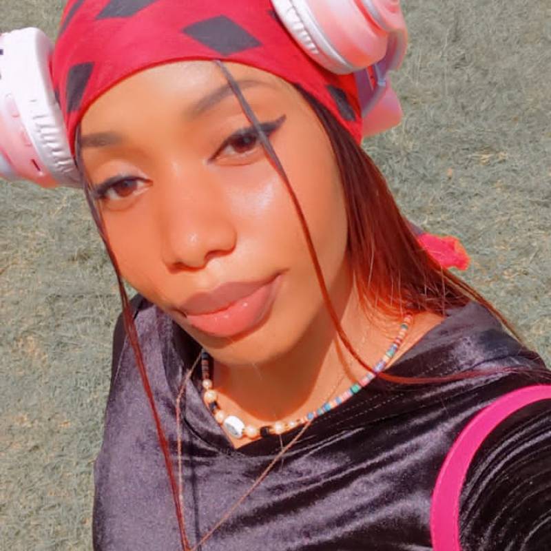 Meet Sasha, 21 Female from Nigeria - Free Online Dating at AhhDate