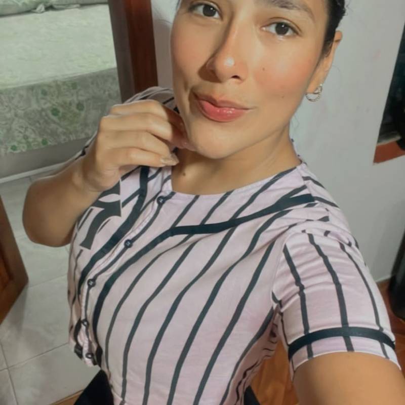 Meet Laura, 40 Female from United States - Free Online Dating at AhhDate - Photo 27011