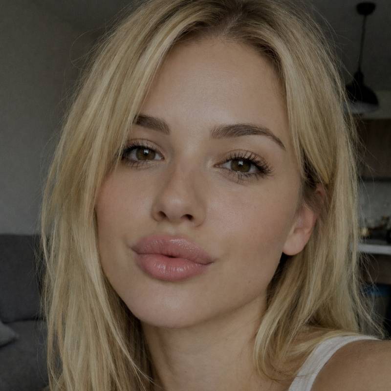 Dating in Miami: Anna. 24 years old. Free Online Dating.