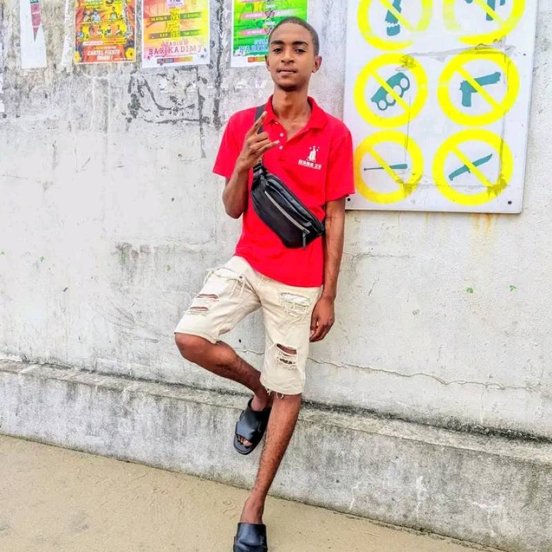 Meet Emilio, 18 Male from Toamasina, Madagaskar - Free Online Dating at AhhDate - Photo 26970