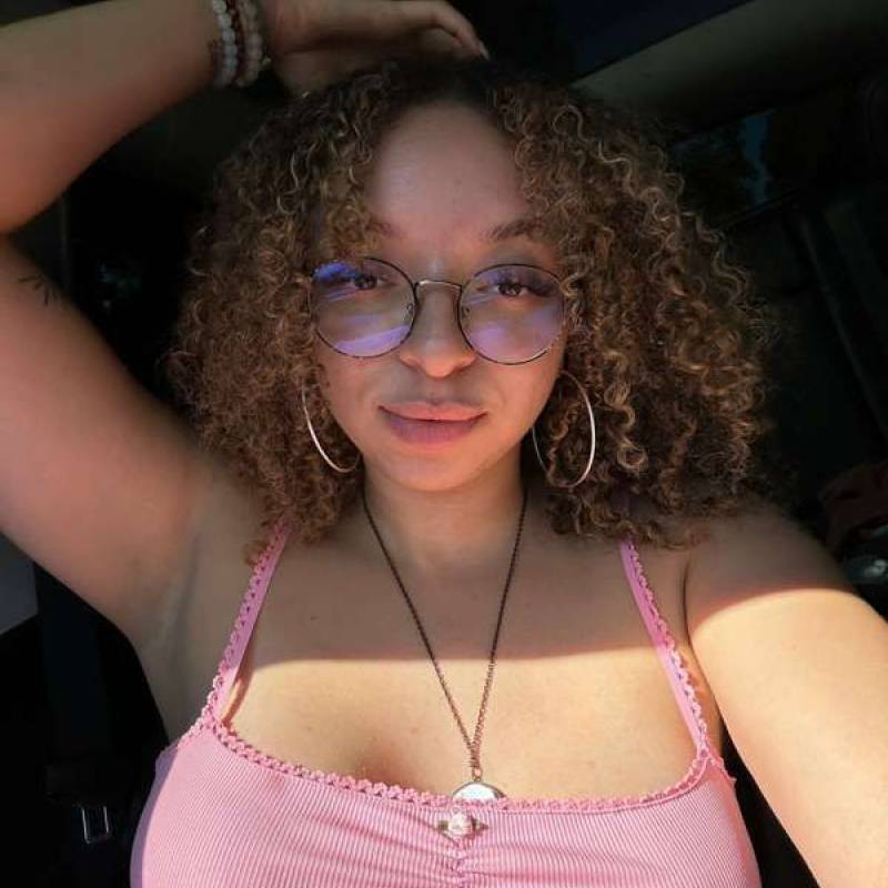 Meet Vanessa, 18 Female from Bruxelles, Belgium - Free Online Dating at AhhDate