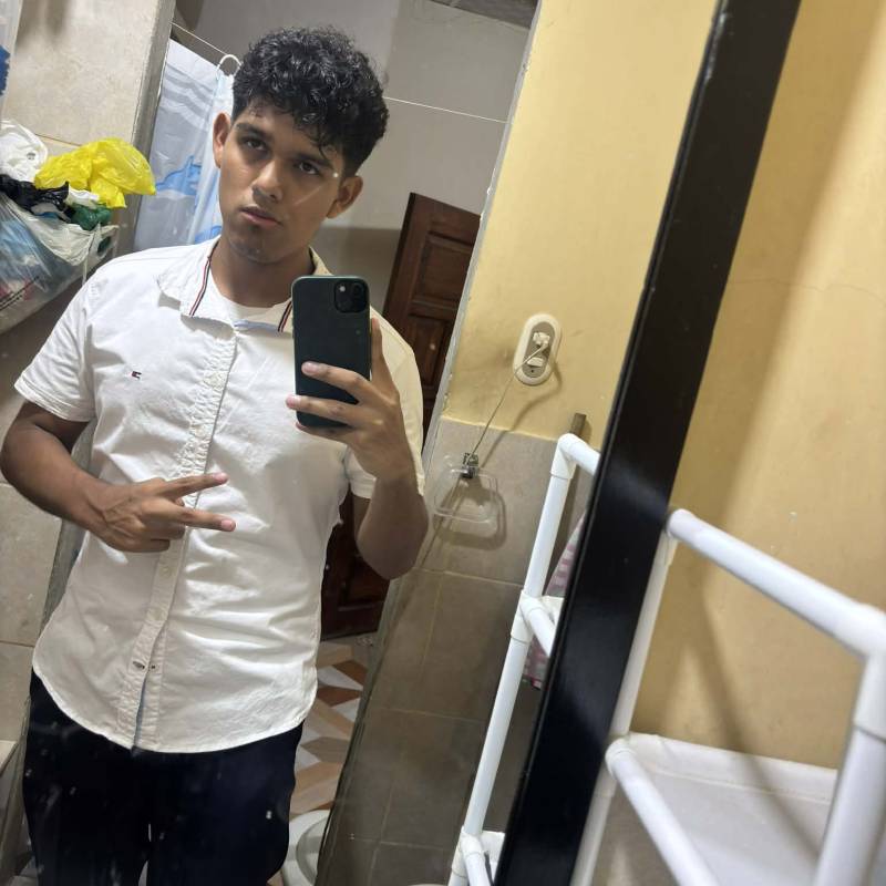 Meet Cristian, 18 Male from Ecuador - Free Online Dating at AhhDate