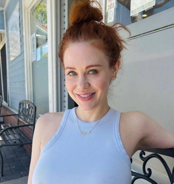 Dating in Perpignan: Véronique. 35 years old. Free Online Dating.