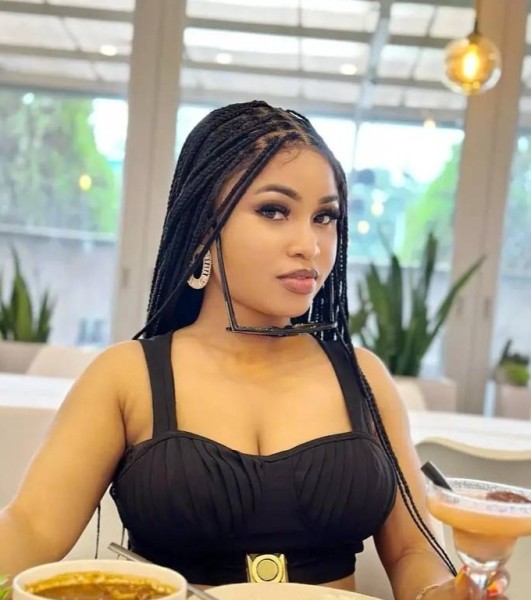 Dating in London: Noriah. 18 years old. Free Online Dating.