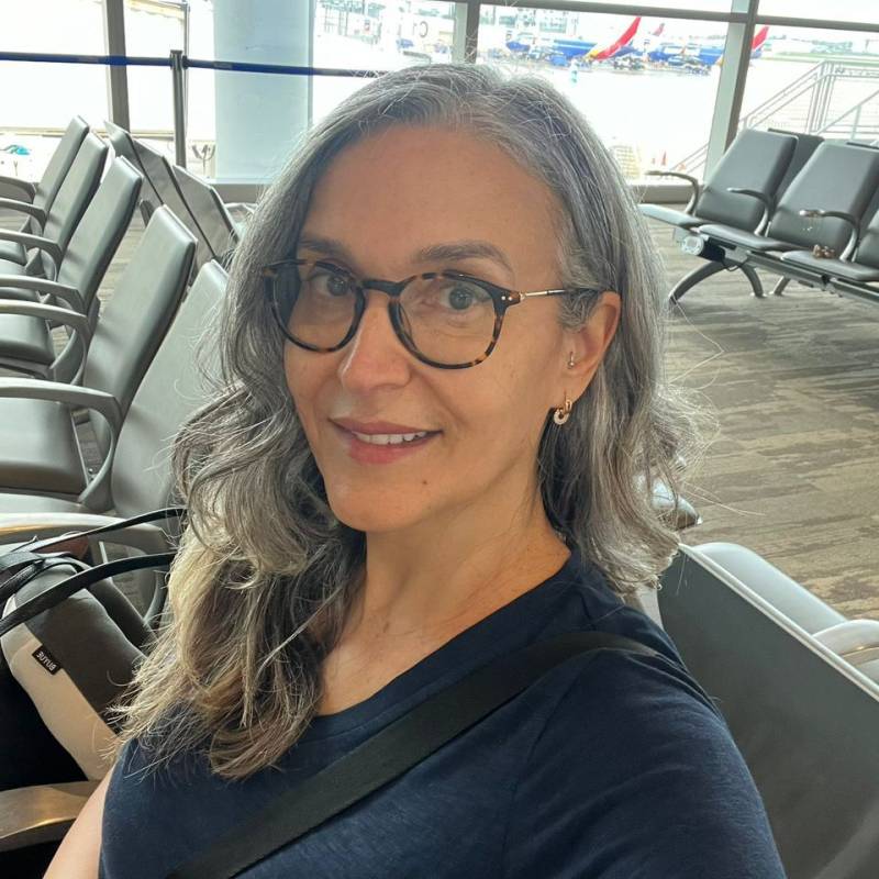 Dating in Paris: Angela. 35 years old. Free Online Dating.