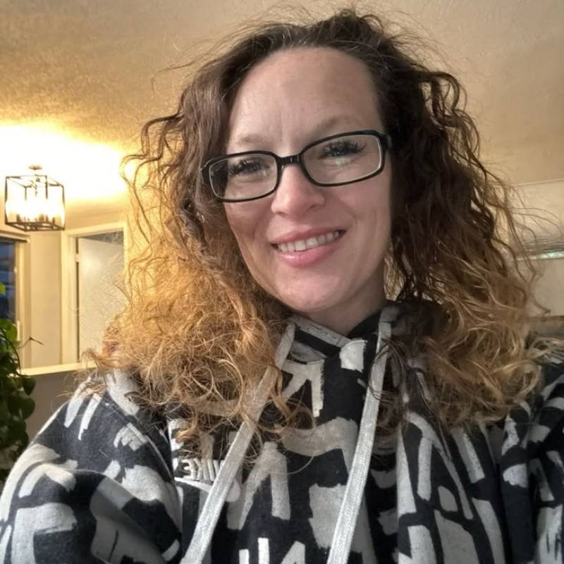 Dating in Bruxelles: Natalie. 34 years old. Free Online Dating.