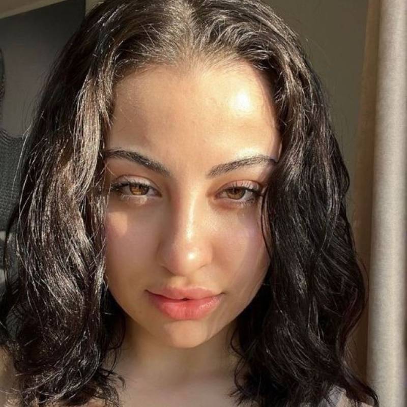 Dating in Miami: Charlotte. 31 years old. Free Online Dating.