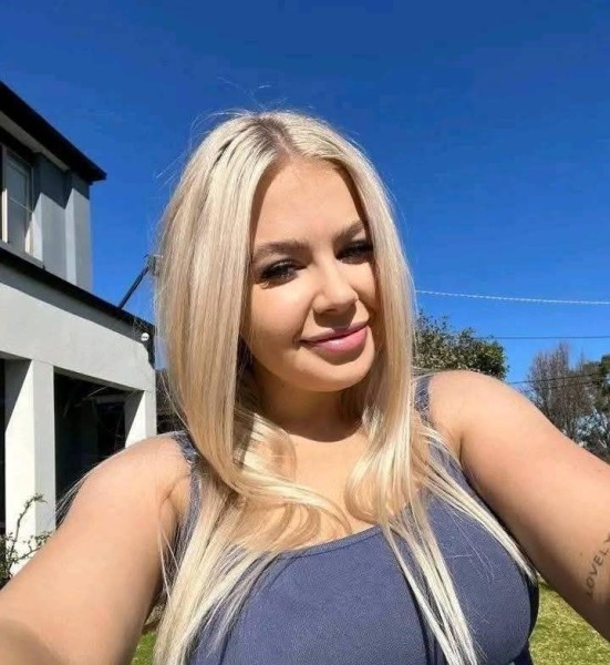 Dating in Berlin: Anna lison. 21 years old. Free Online Dating.