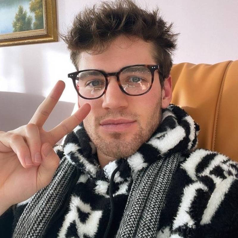 Dating in Orange Connectium: Noah fearnley. 26 years old. Free Online Dating.