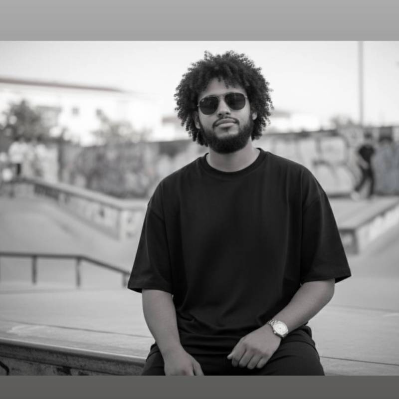 Dating in Toronto: Omax. 25 years old. Free Online Dating.