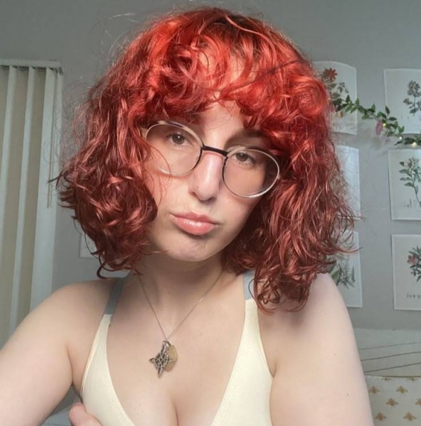 Dating in English: Matina. 42 years old. Free Online Dating.