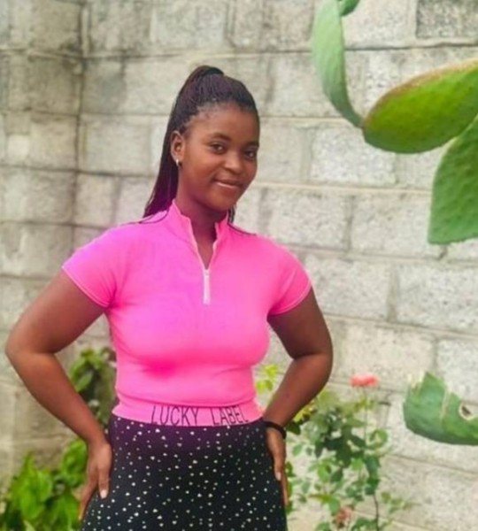 Dating in Madrid: hassana. 25 years old. Free Online Dating.