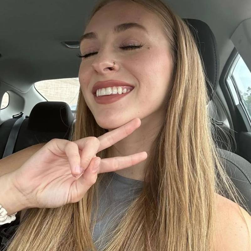 Dating in Orlando: Olivia. 28 years old. Free Online Dating.