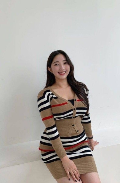 Dating in Chicago: Yeon. 40 years old. Free Online Dating.