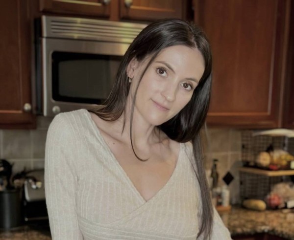 Dating in Hartford: Vicky. 37 years old. Free Online Dating.