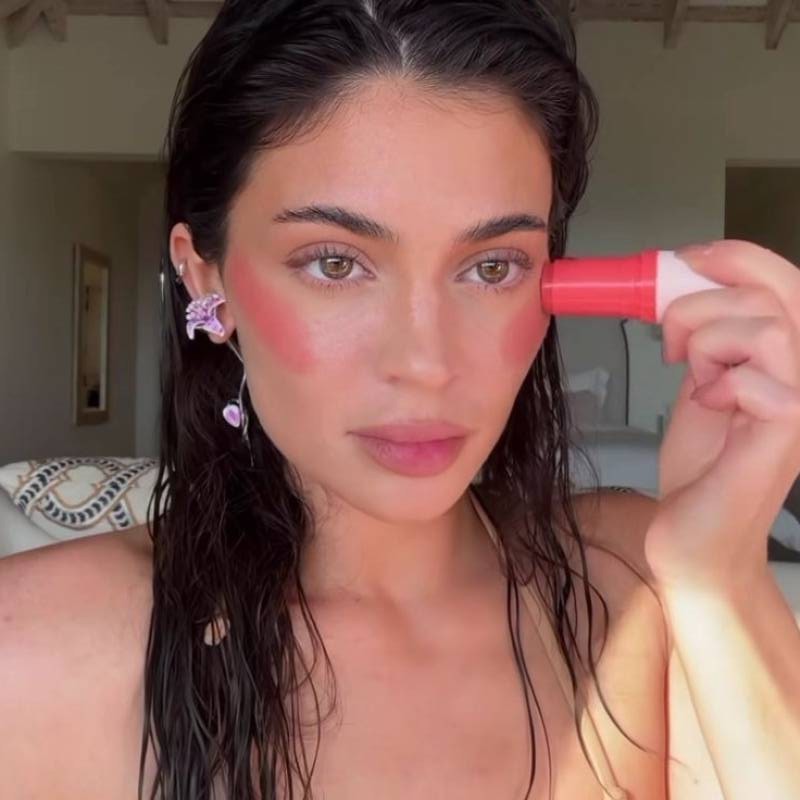 Dating in California: Kylie Jenner. 27 years old. Free Online Dating.