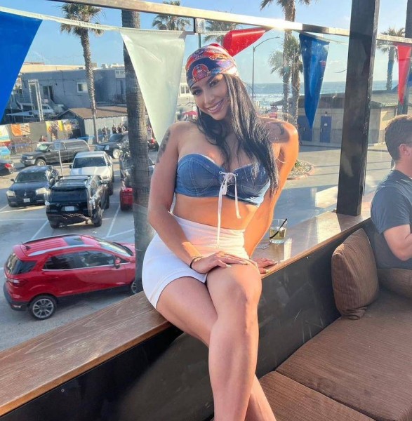 Dating in New York: Rose. 39 years old. Free Online Dating.