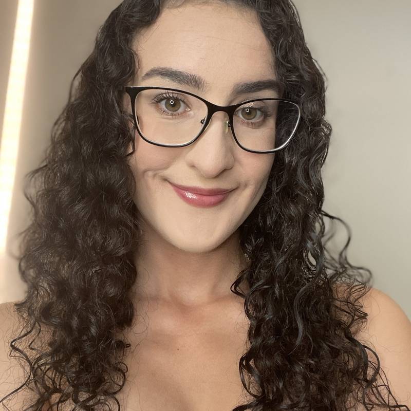 Dating in Brussel: rose. 35 years old. Free Online Dating.