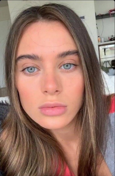 Dating in Munich: Mary. 35 years old. Free Online Dating.