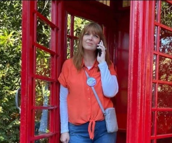 Dating in Berlin: Nancy. 45 years old. Free Online Dating.