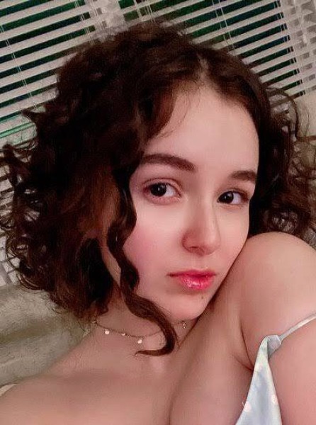 Dating in English: Cynthia Katie. 40 years old. Free Online Dating.