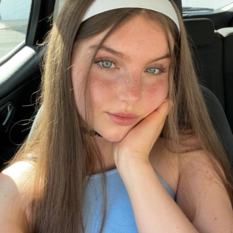 Dating in Reading: Eve. 21 years old. Free Online Dating.