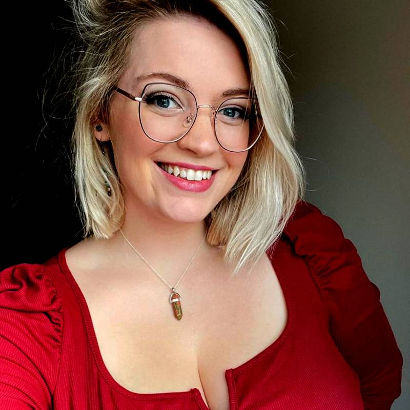 Dating in France: Mimi. 36 years old. Free Online Dating.