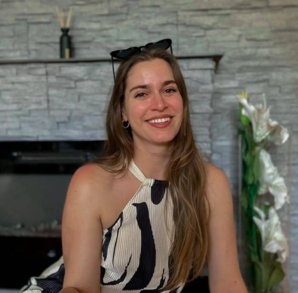 Dating in Bedford: Daria. 37 years old. Free Online Dating.