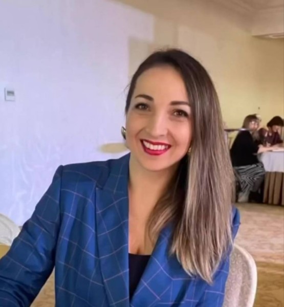 Dating in Madrid: Aisha. 35 years old. Free Online Dating.