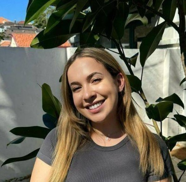 Dating in Miami: Jenna. 25 years old. Free Online Dating.