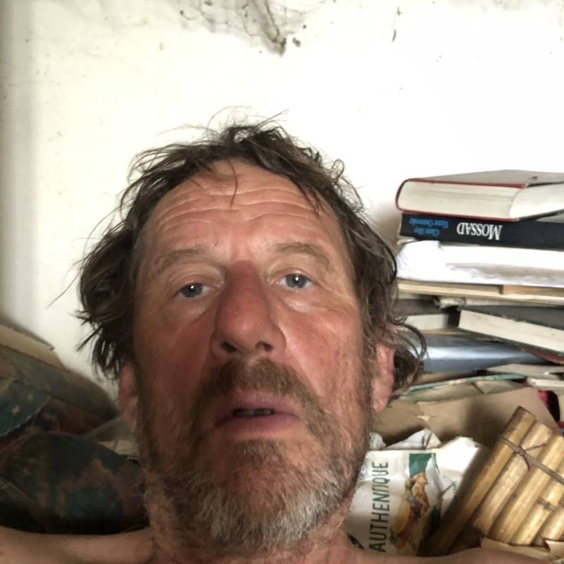 Dating in Narbonne: Andrew. 50 years old. Free Online Dating.