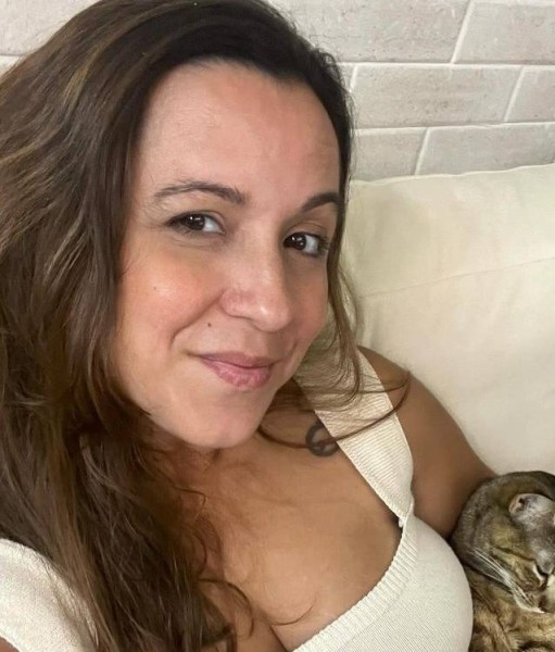 Dating in Berkenhead: Cee. 48 years old. Free Online Dating.