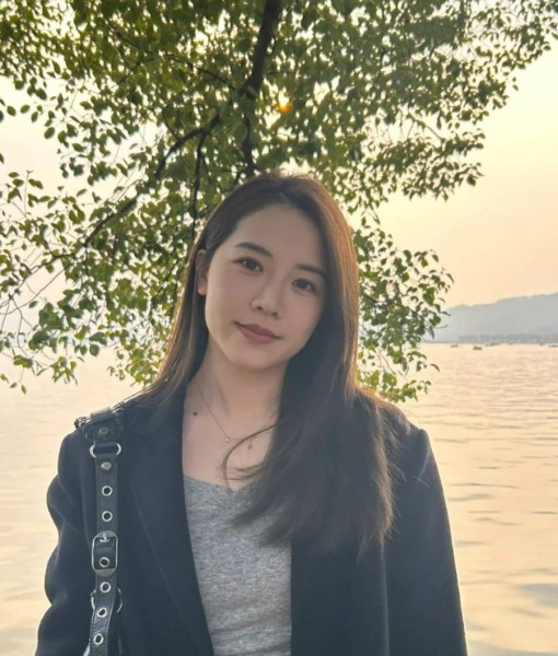 Dating in Toronto: Mia. 35 years old. Free Online Dating.