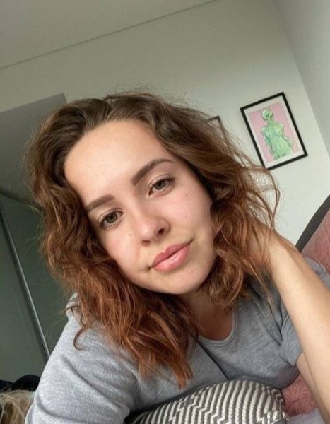 Dating in Brussels: AmandA. 26 years old. Free Online Dating.