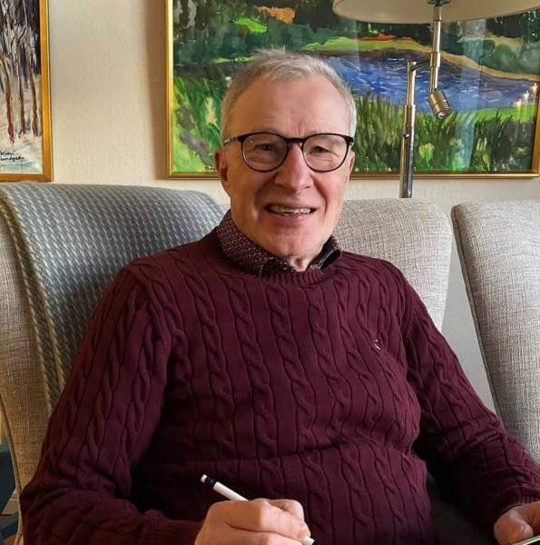 Dating in English: Leroy. 64 years old. Free Online Dating.