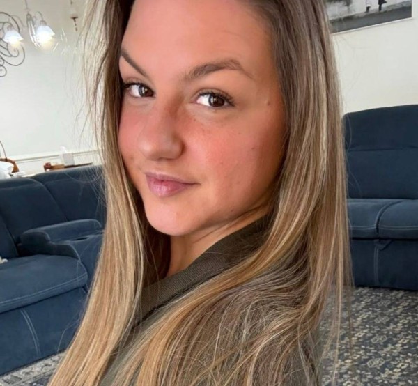 Dating in Usa: Olivia. 22 years old. Free Online Dating.