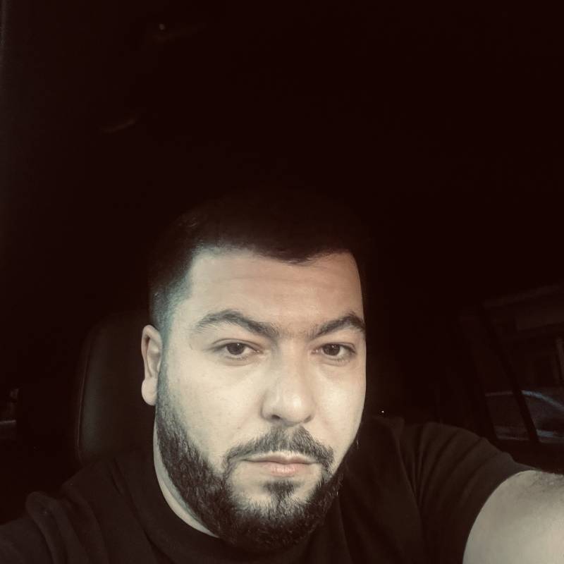 Dating in Burbank: Vahagn. 34 years old. Free Online Dating.