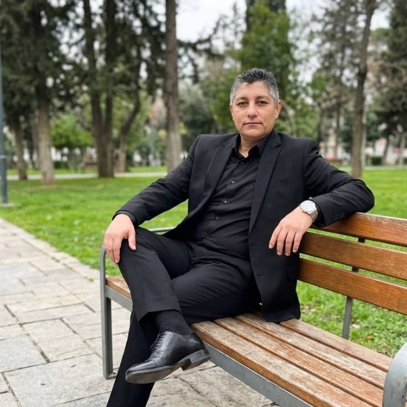 Dating in English: Micheal Rodgers. 60 years old. Free Online Dating.