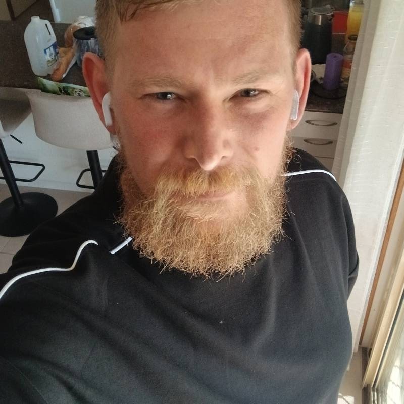 Dating in Lakes Entrance: DAVID. 32 years old. Free Online Dating.